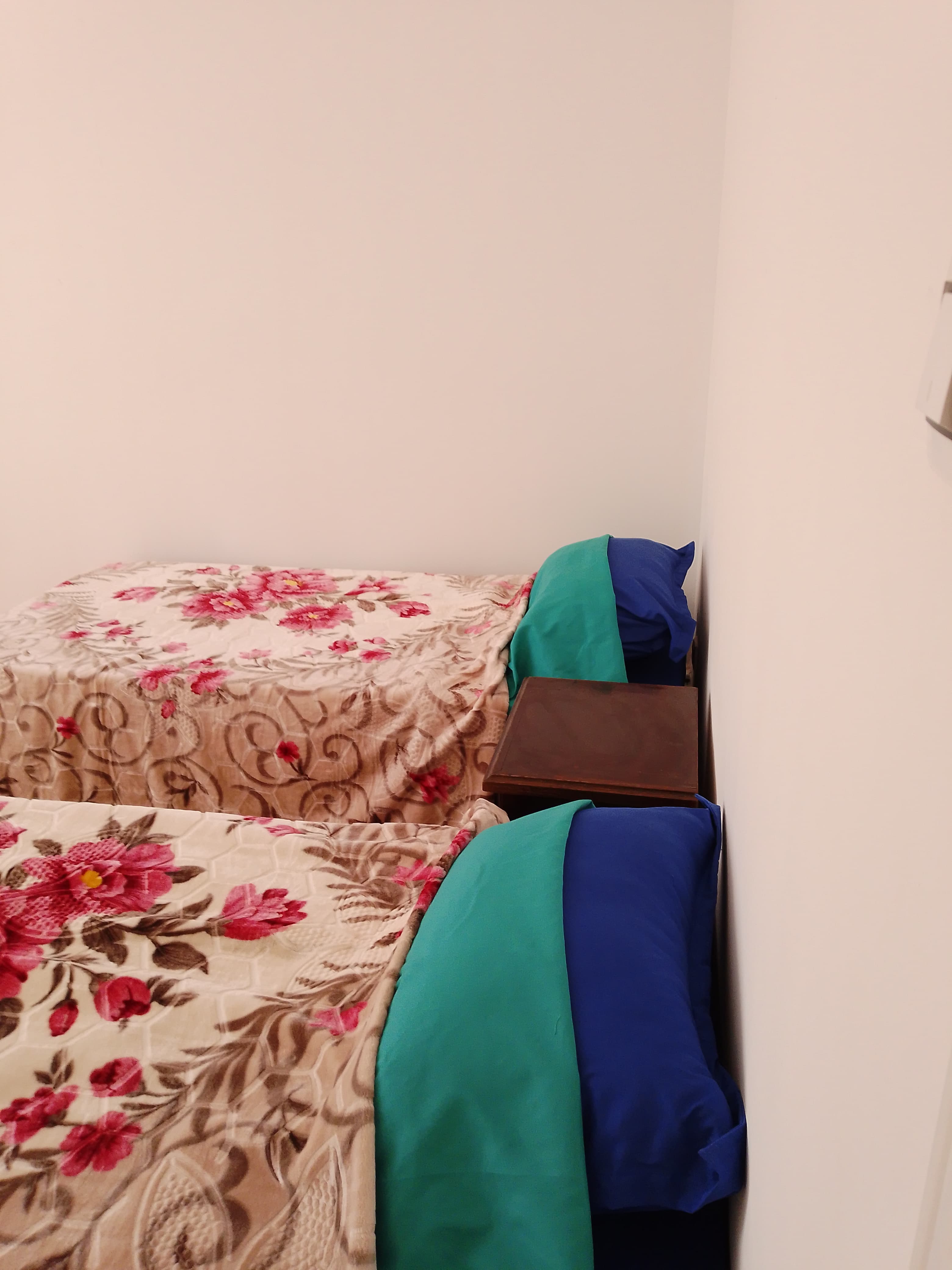Appartement f2 dans un immeuble situé à la sortie