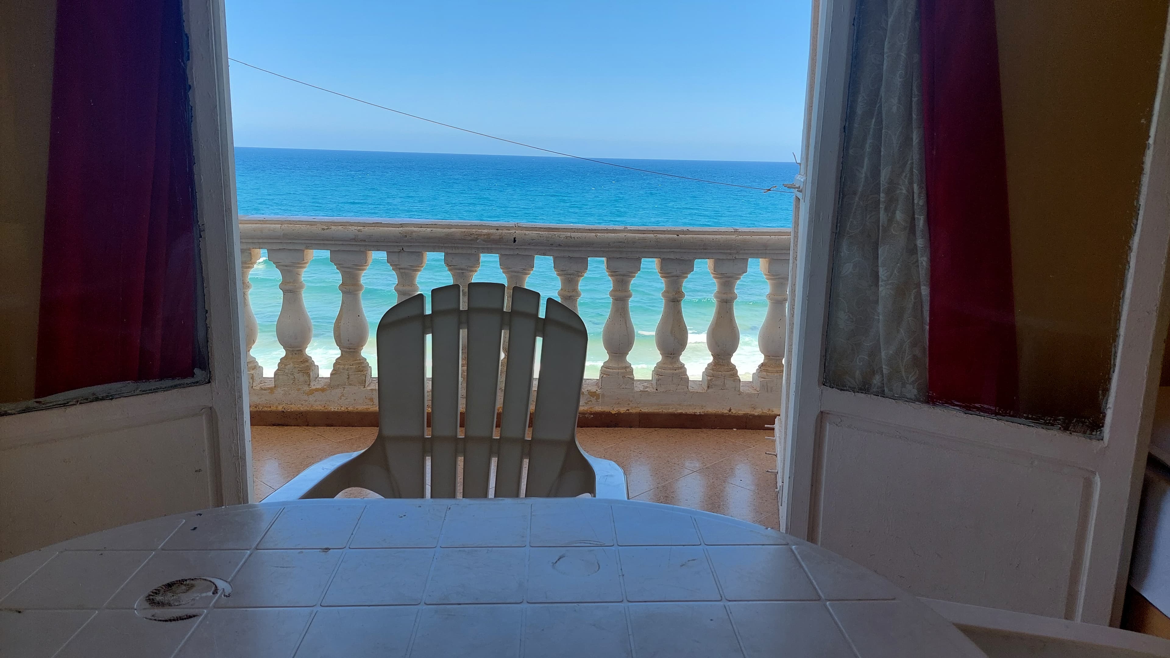 Appartement F3 pour 07 personnes au bord de mer 11