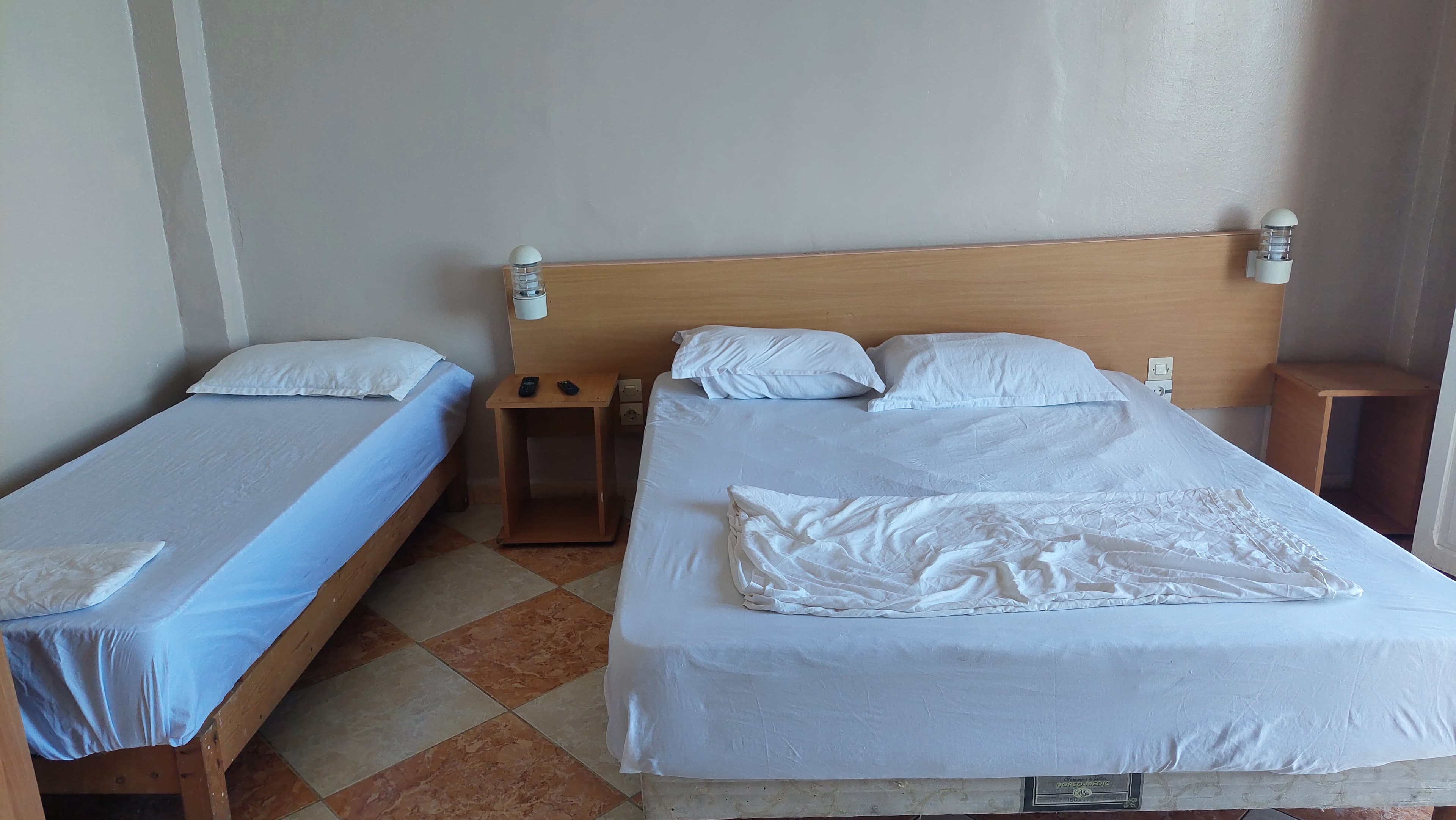 Appartement F3 pour 07 personnes au bord de mer 12