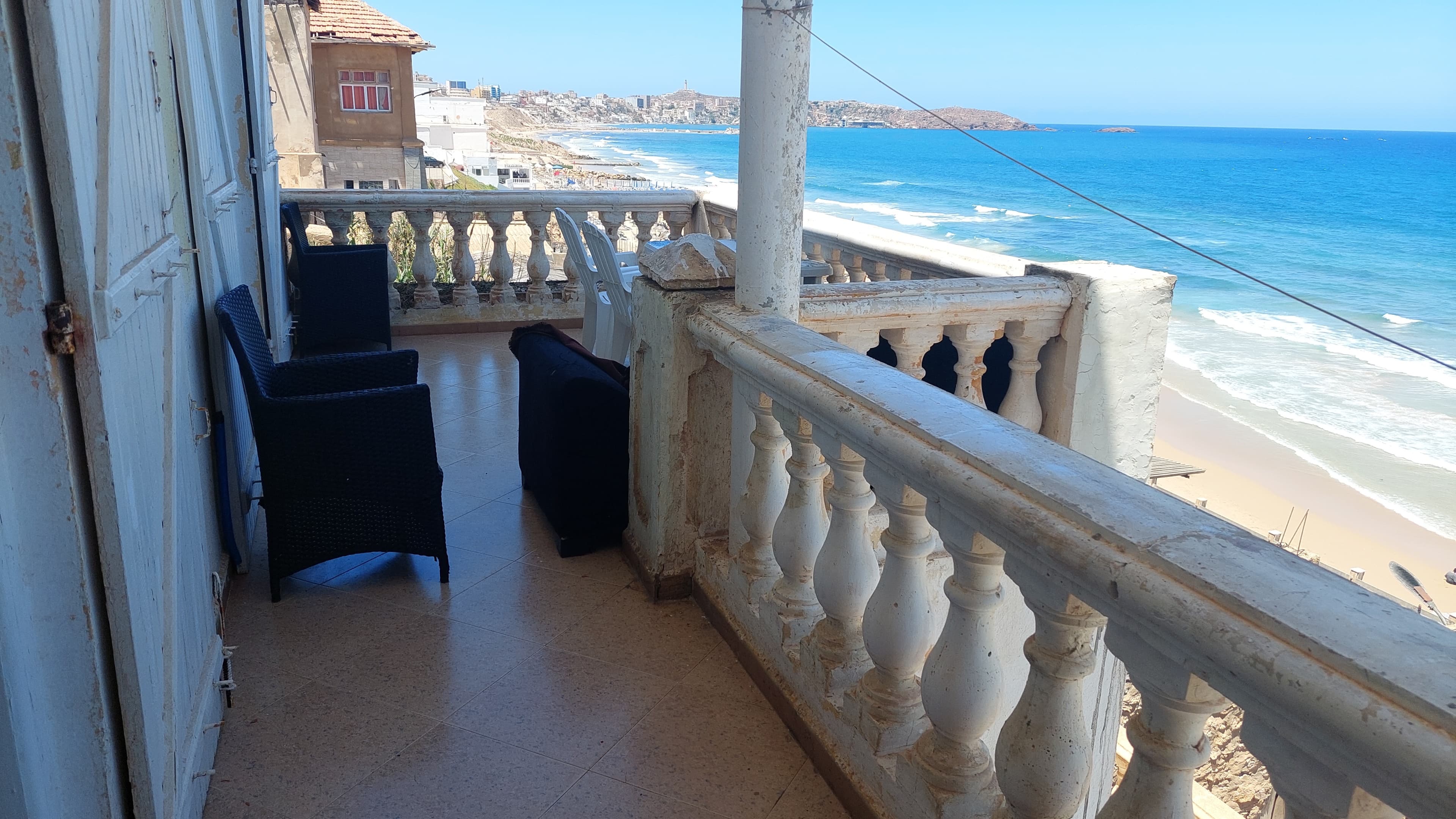 Appartement F3 pour 07 personnes au bord de mer 10