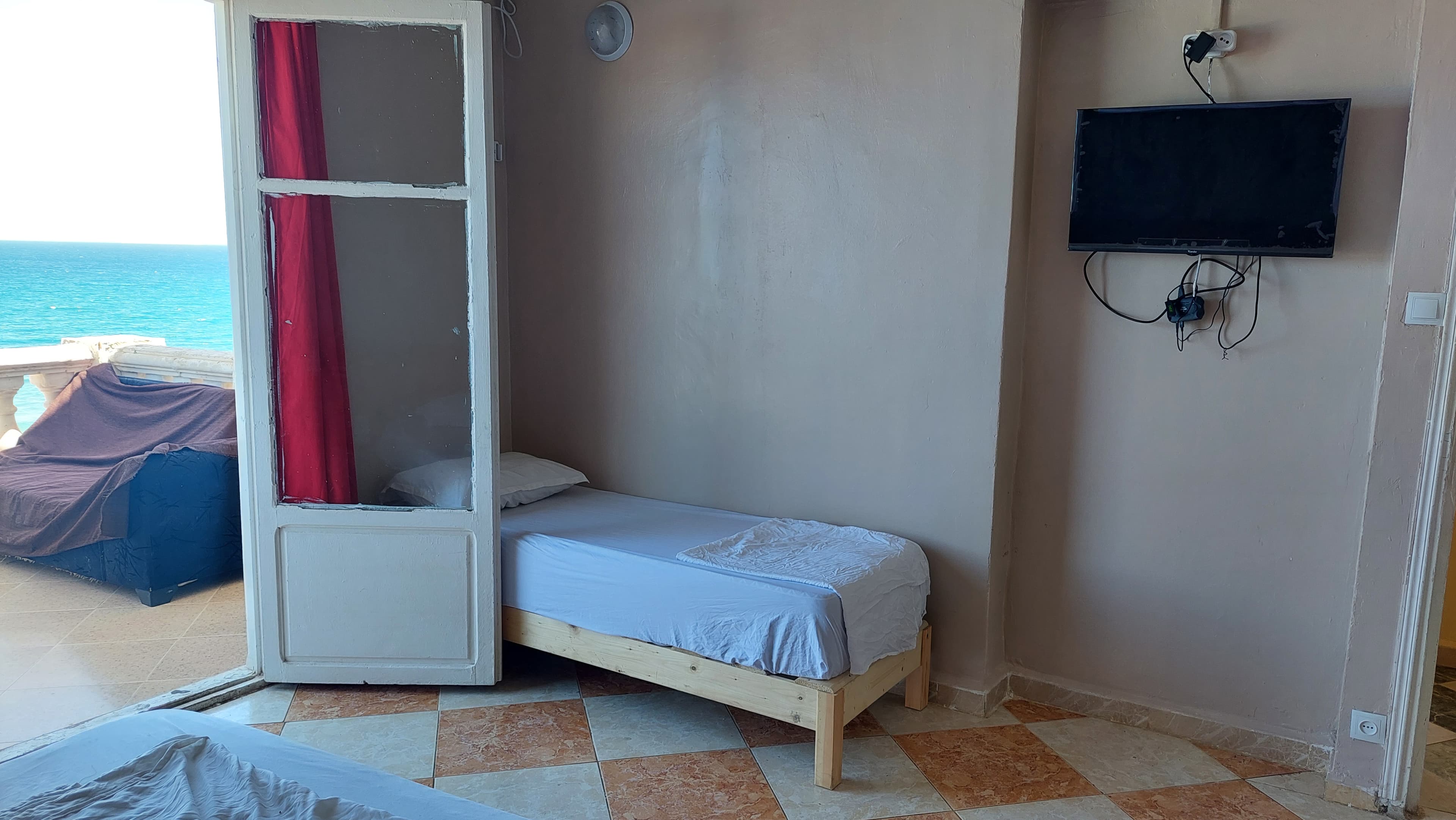 Appartement F3 pour 07 personnes au bord de mer 13