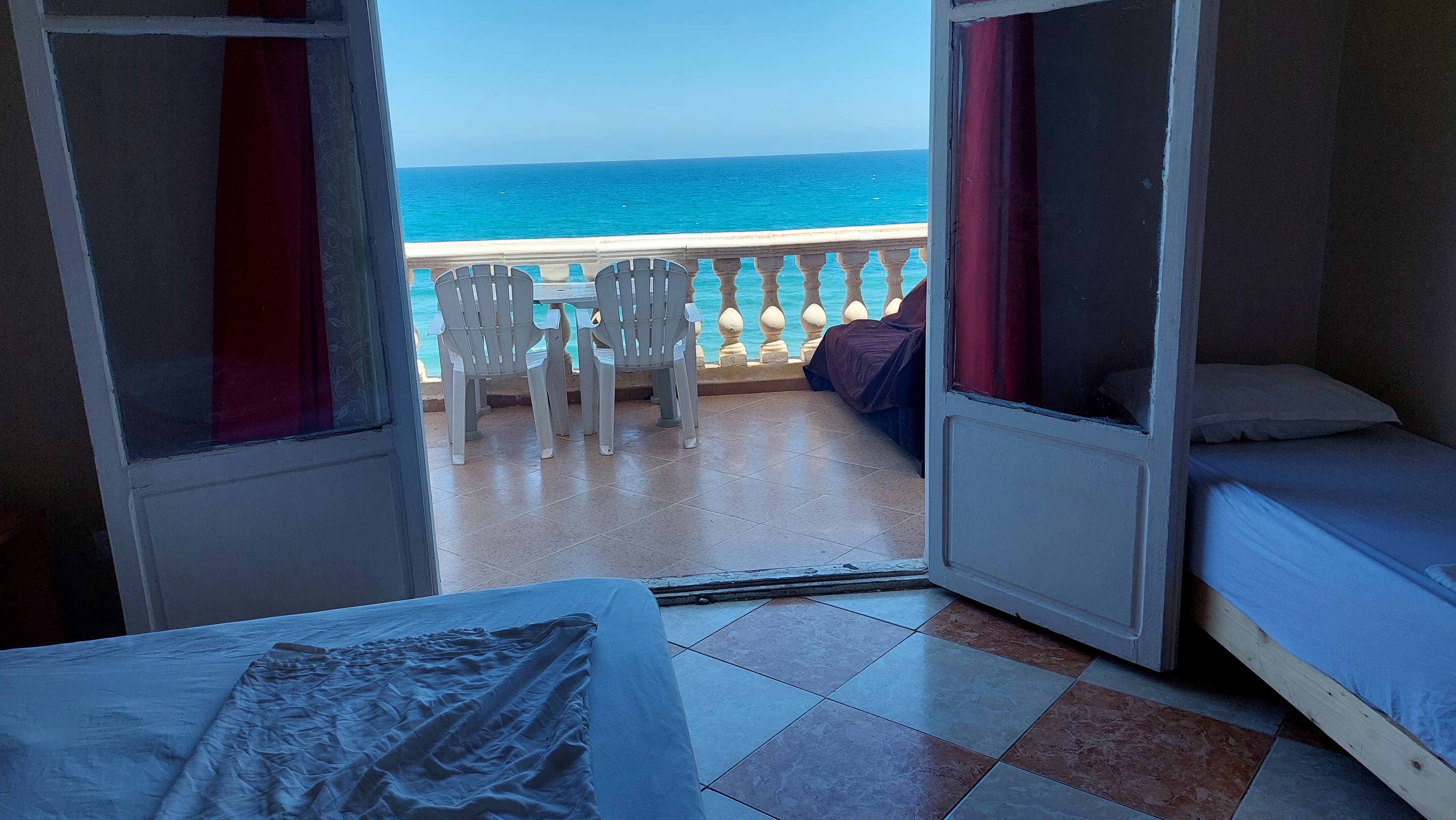 Appartement F3 pour 07 personnes au bord de mer 16