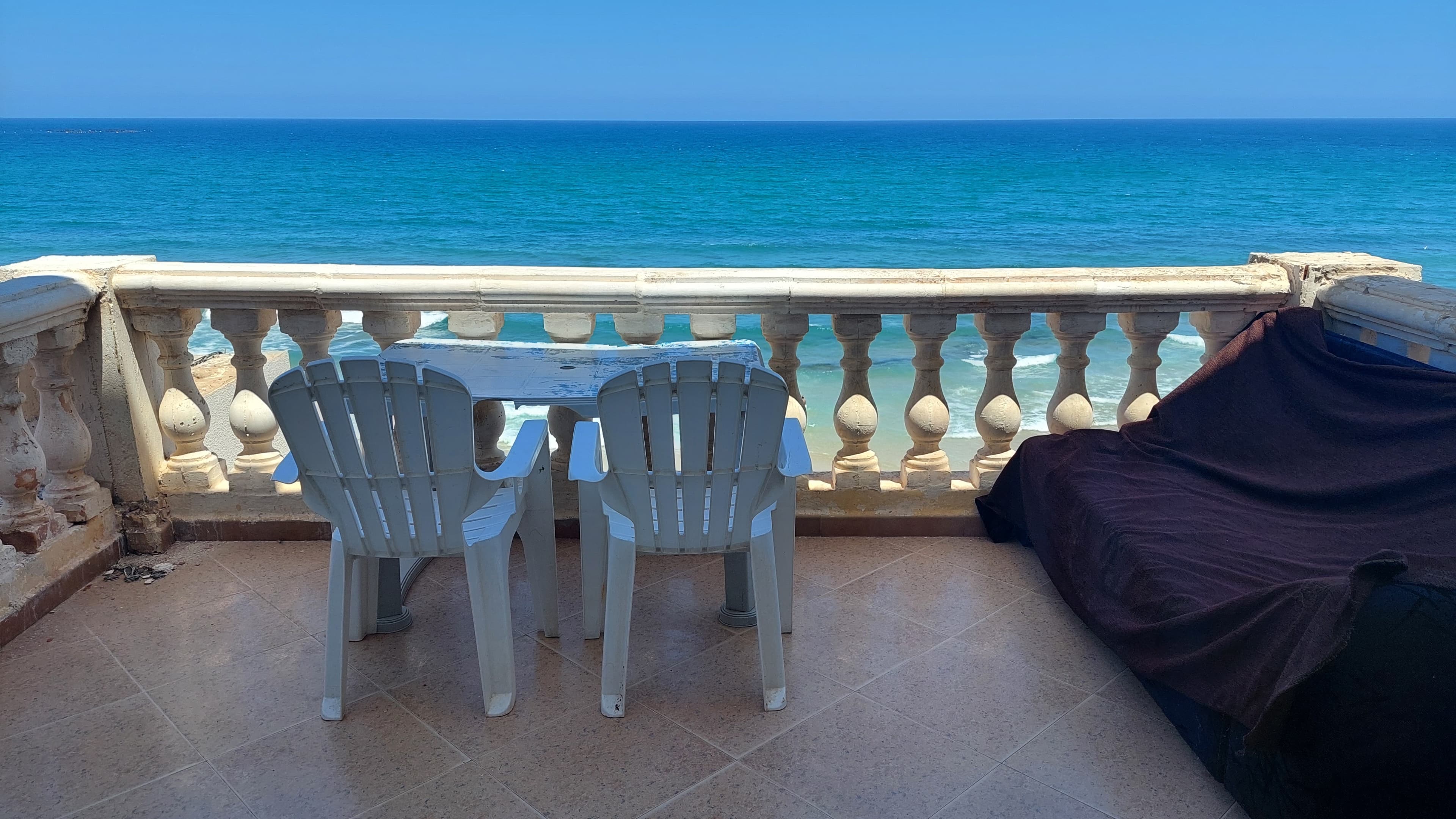Appartement F3 pour 07 personnes au bord de mer 15