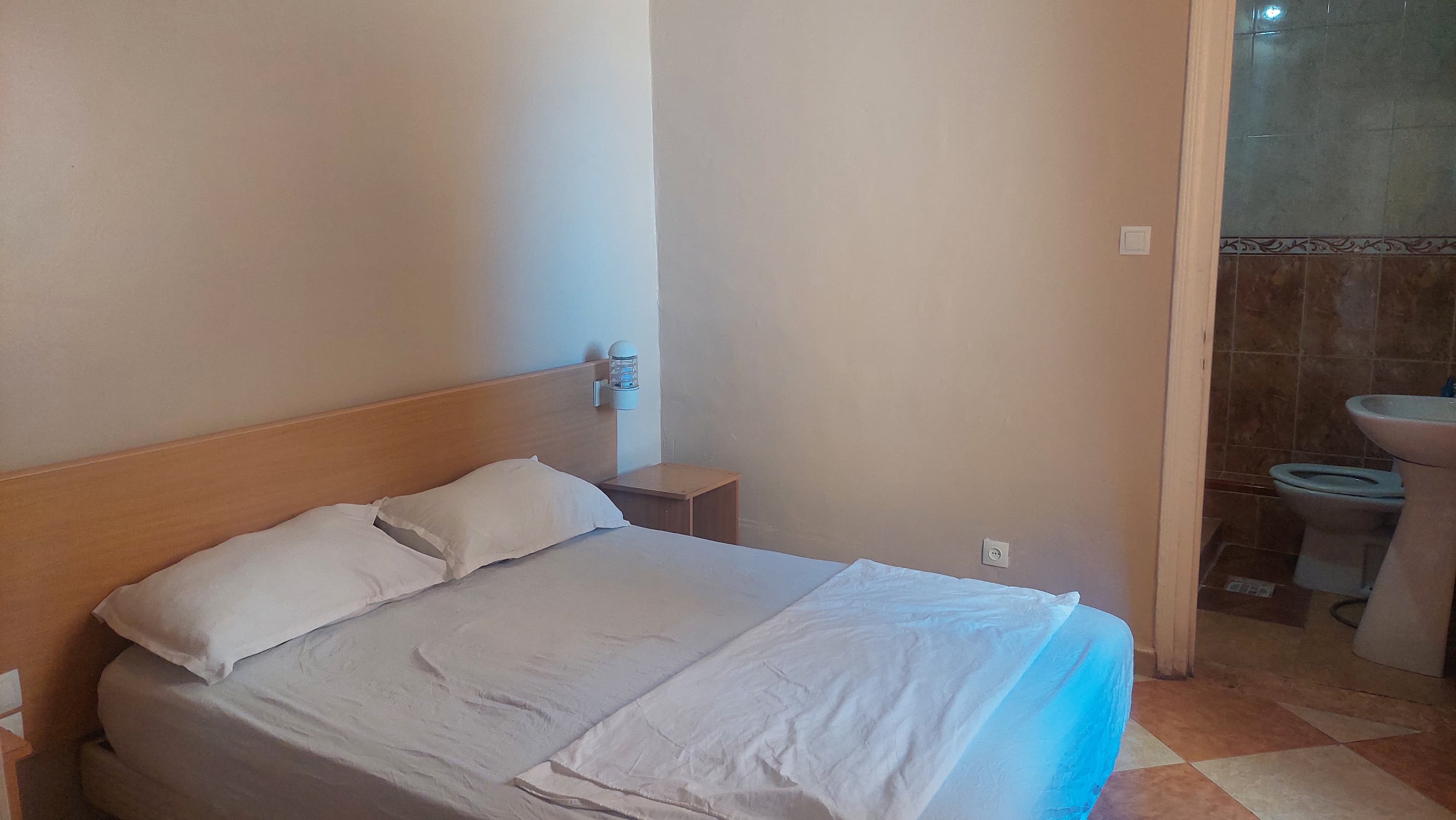 Appartement F3 pour 07 personnes au bord de mer 23