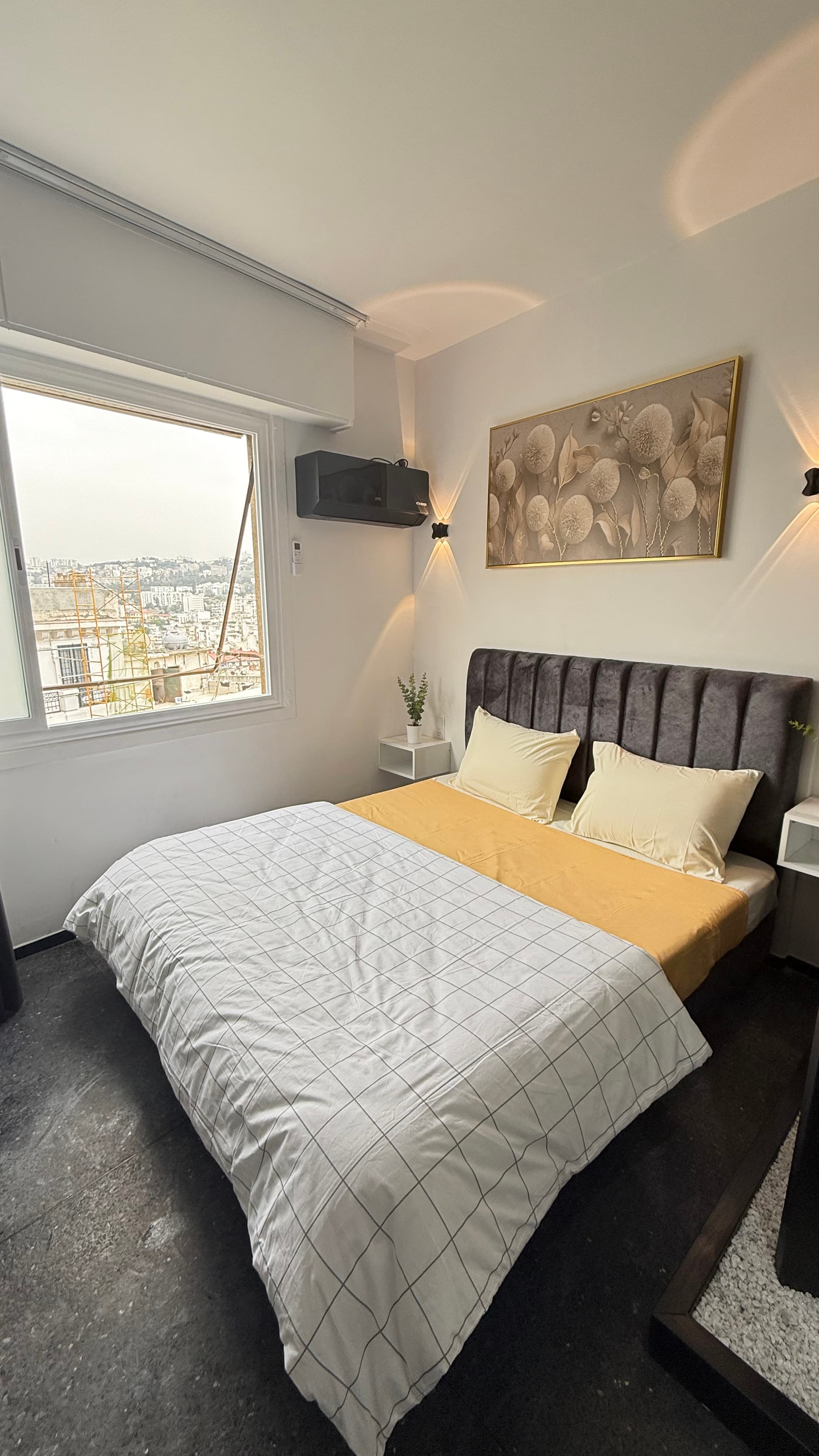 Sarah Loft 2