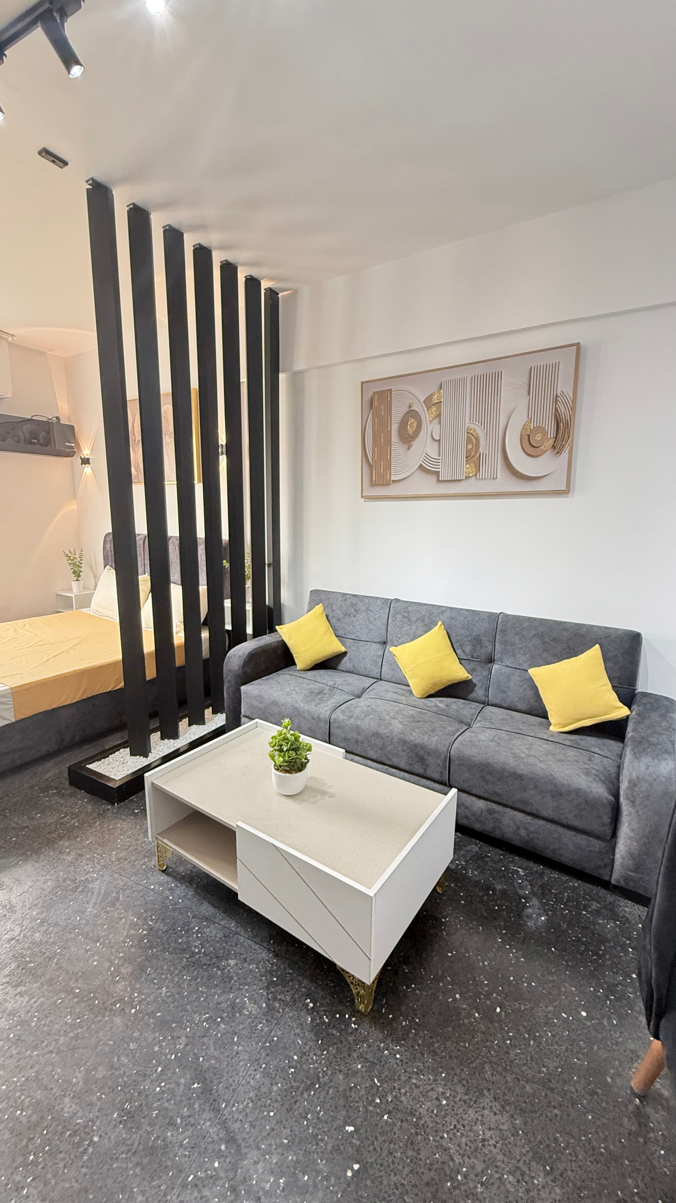 Sarah Loft 5